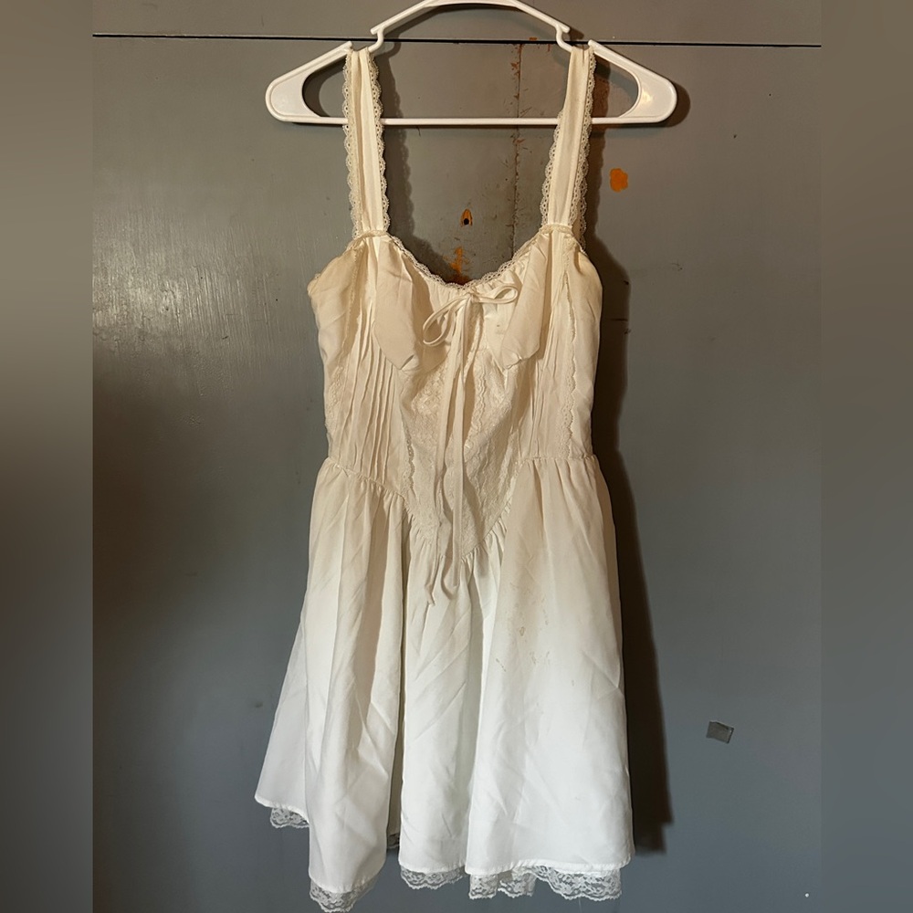 Elegant White Lace Dress